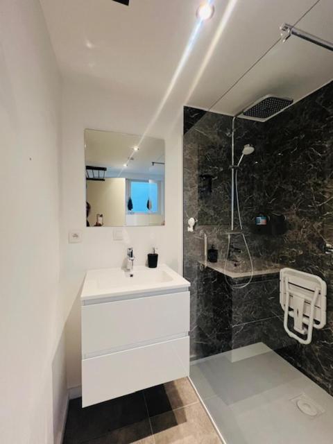 Cosy Hotel Mechelen Bagian luar foto