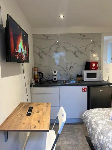 Cosy Hotel Mechelen Bagian luar foto