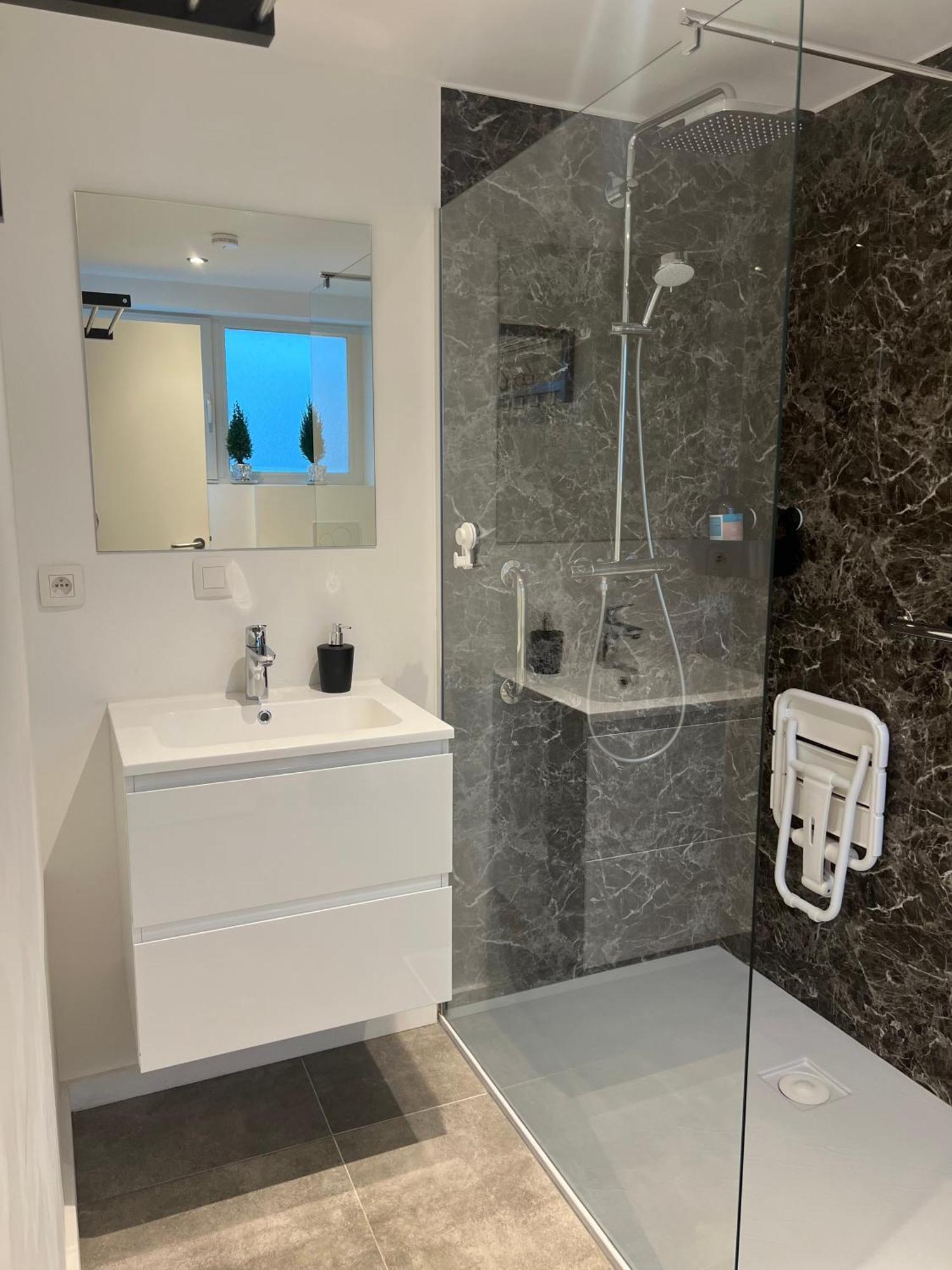 Cosy Hotel Mechelen Bagian luar foto