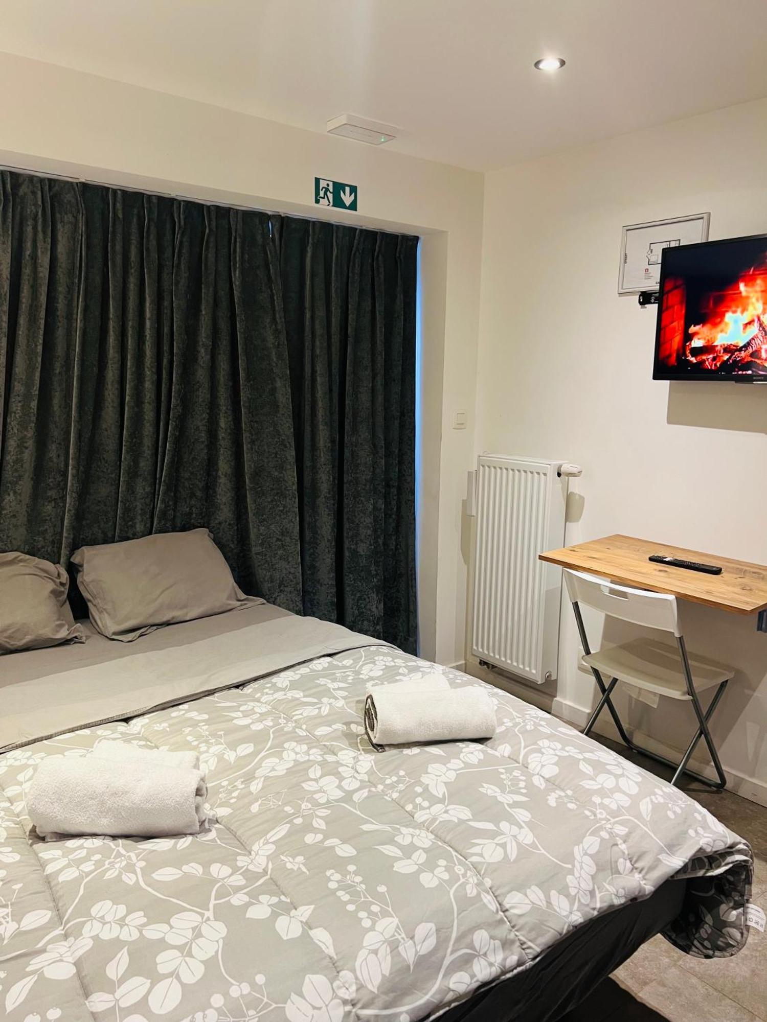 Cosy Hotel Mechelen Bagian luar foto